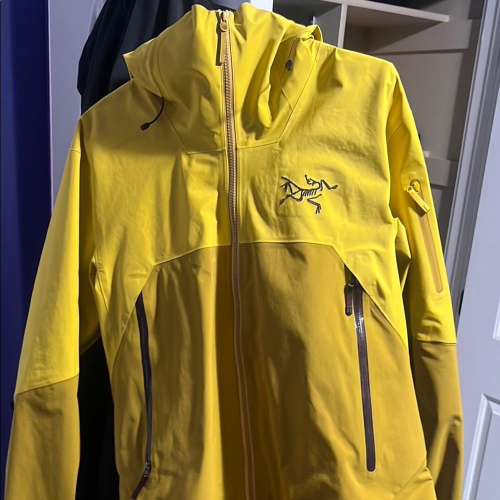 Arc'teryx Alpha Vibrant Yellow Gore-Tex jacket